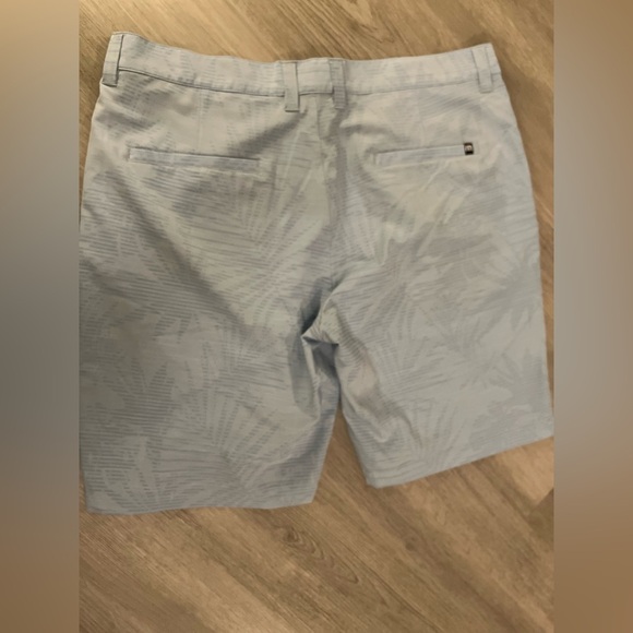 Travis Mathew 9” Floral Golf Shorts - Picture 5 of 7